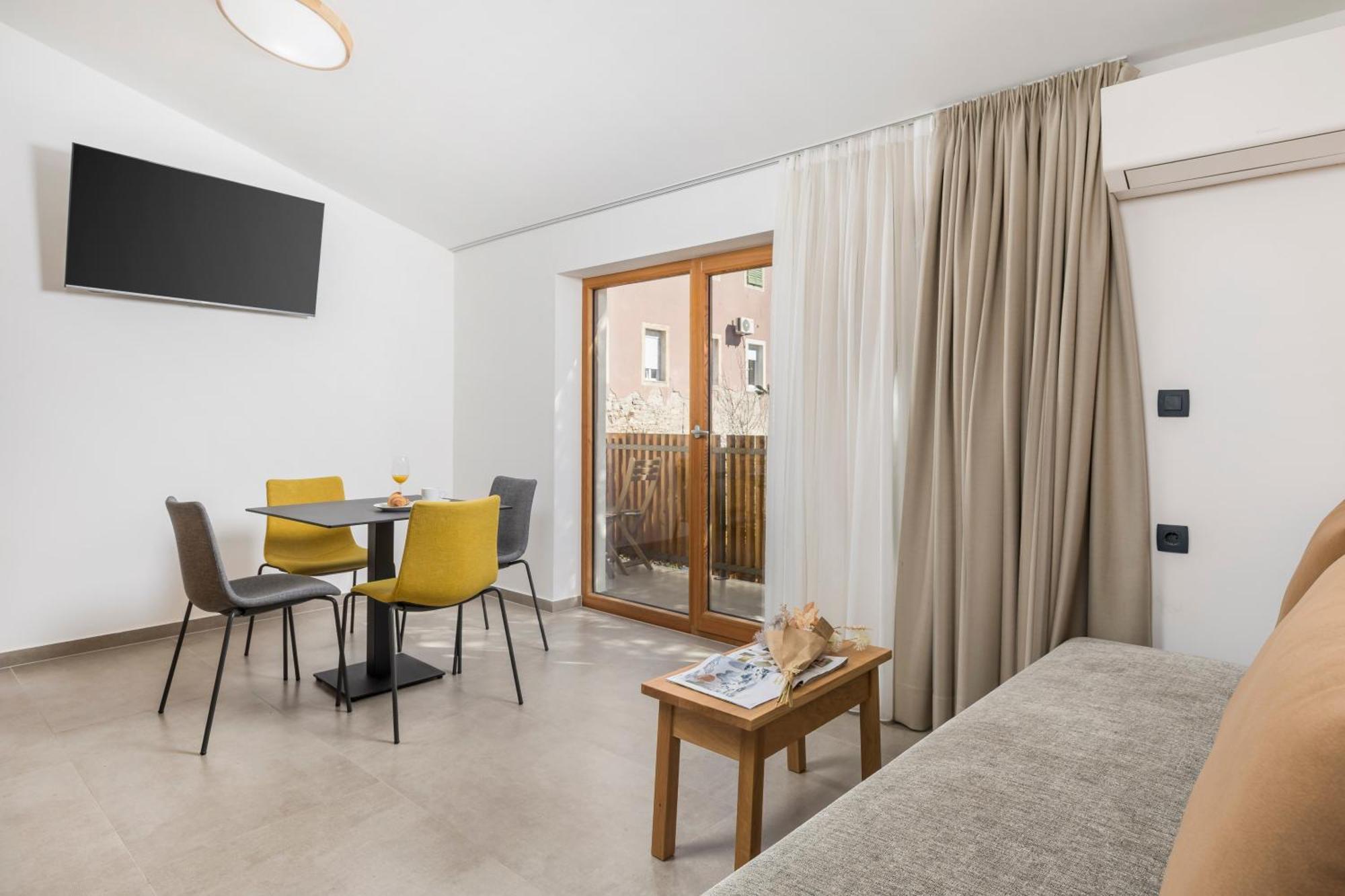 Pula Residence Rooms And Apartments Old City Center Εξωτερικό φωτογραφία